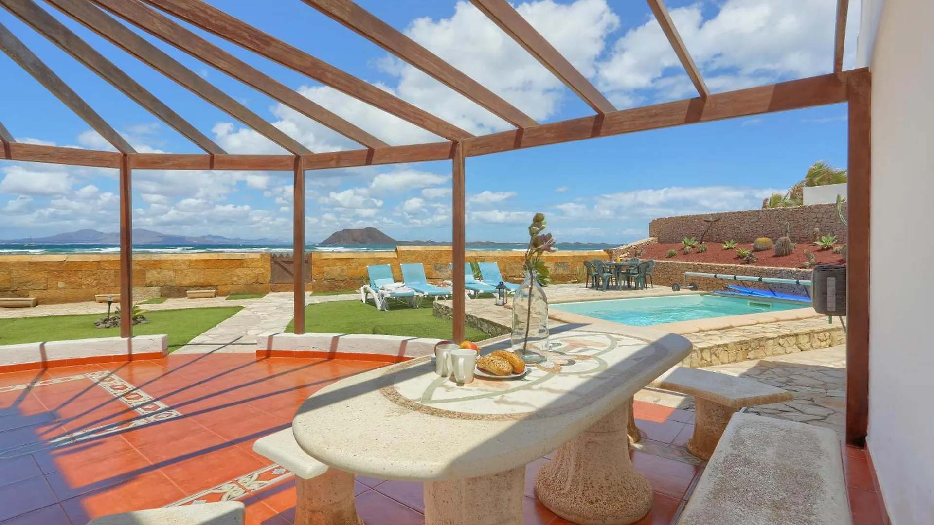 Villa El Castillito Beachfront Villa Corralejo